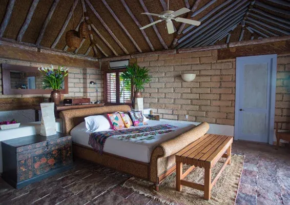 El Ensueño pool and palapa